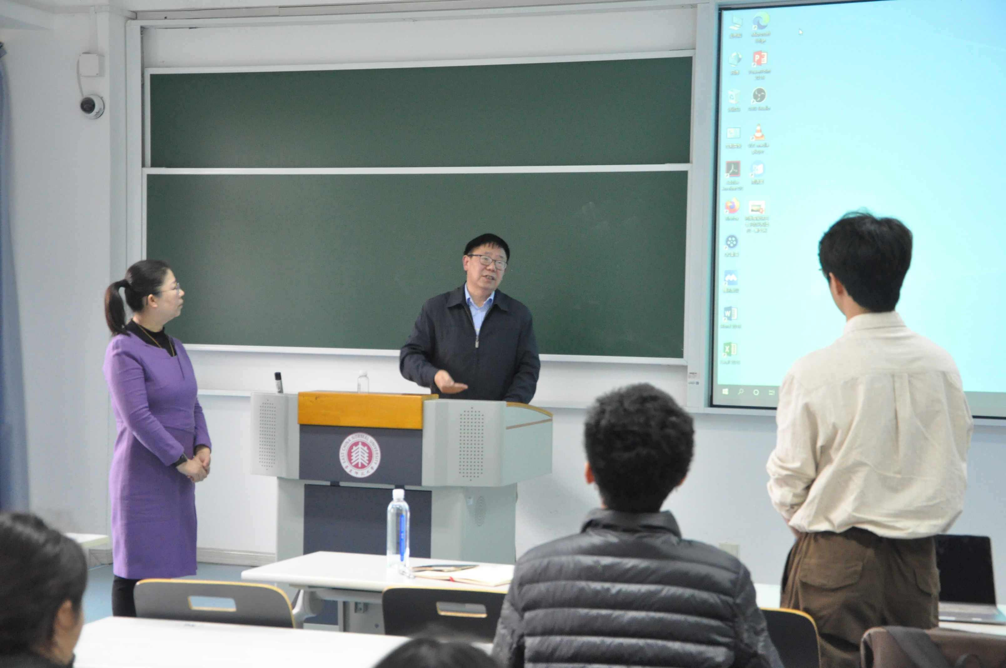 师生交流（2）.JPG